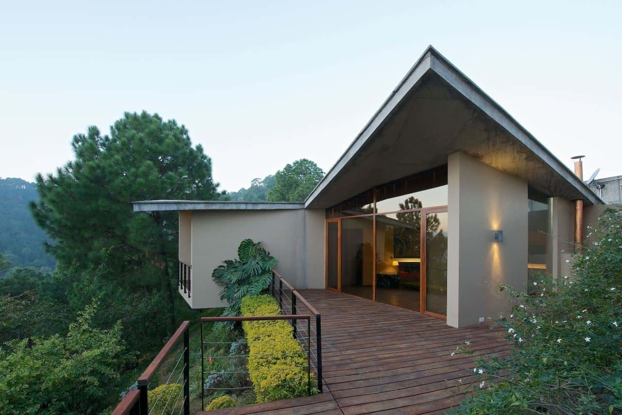 House in the Himalayas by Rajiv Saini in Kasauli, India House in the Himalayas by Rajiv Saini in Kasauli, India