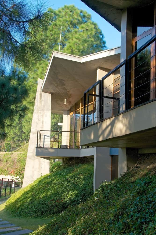 House in the Himalayas by Rajiv Saini in Kasauli, India House in the Himalayas by Rajiv Saini in Kasauli, India