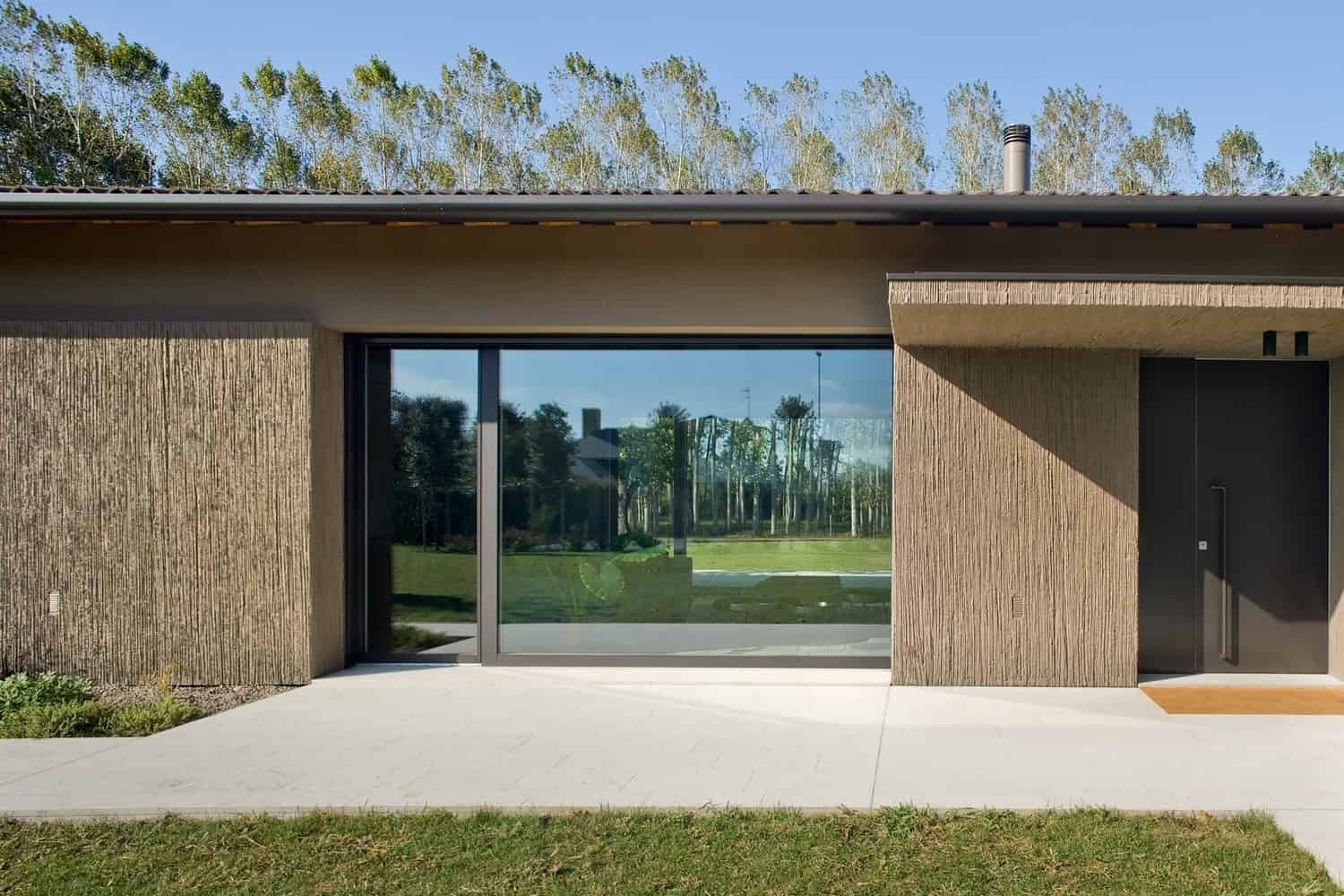 House in the Poplar by MIDE Architects in Scorze, Italy House in the Poplar by MIDE Architects in Scorze, Italy