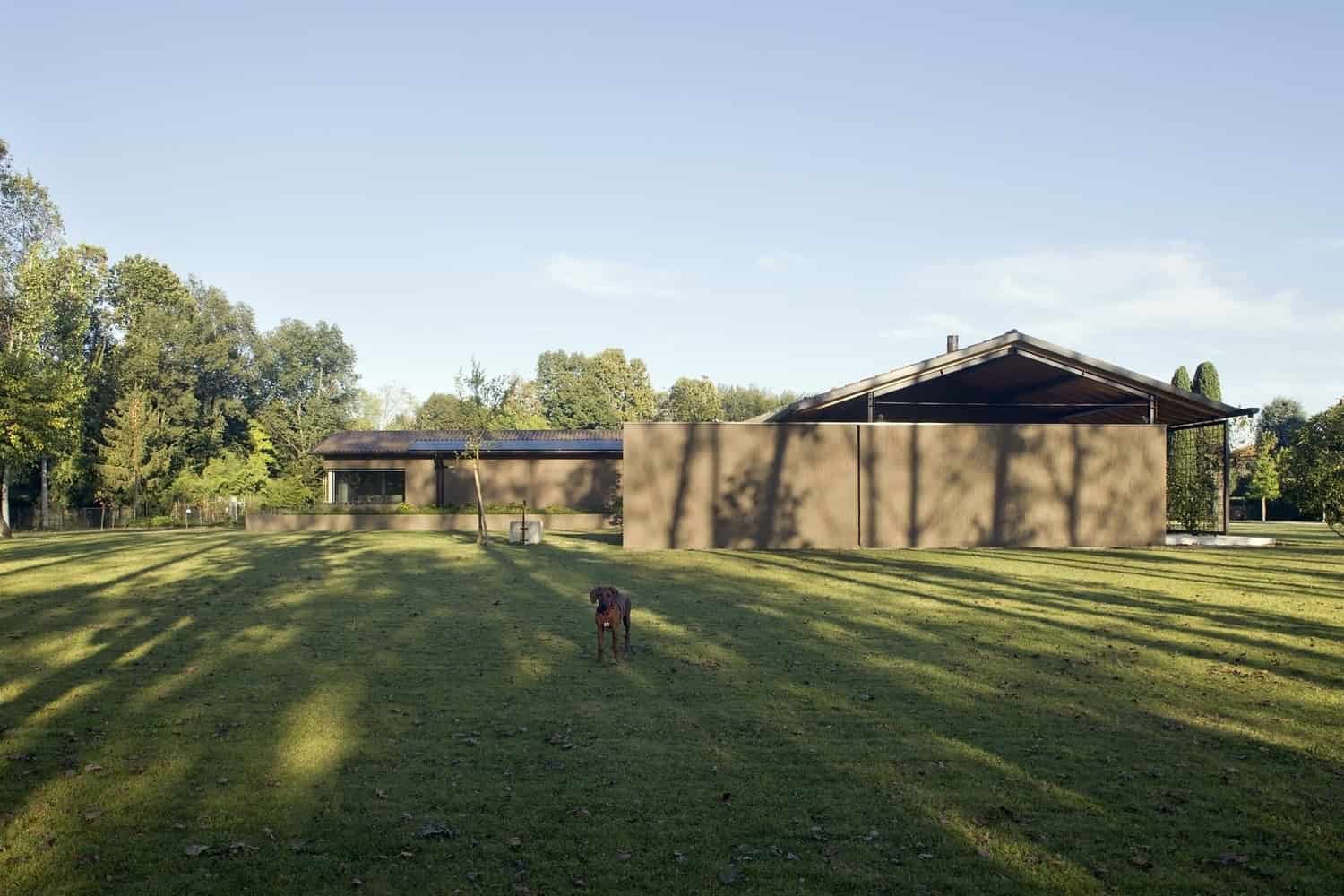 House in the Poplar by MIDE Architects in Scorze, Italy House in the Poplar by MIDE Architects in Scorze, Italy