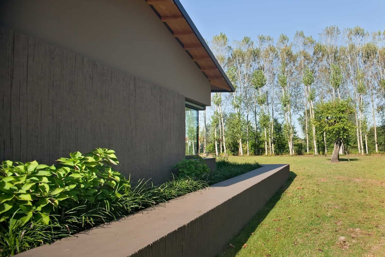 House in the Poplar by MIDE Architects in Scorze, Italy House in the Poplar by MIDE Architects in Scorze, Italy