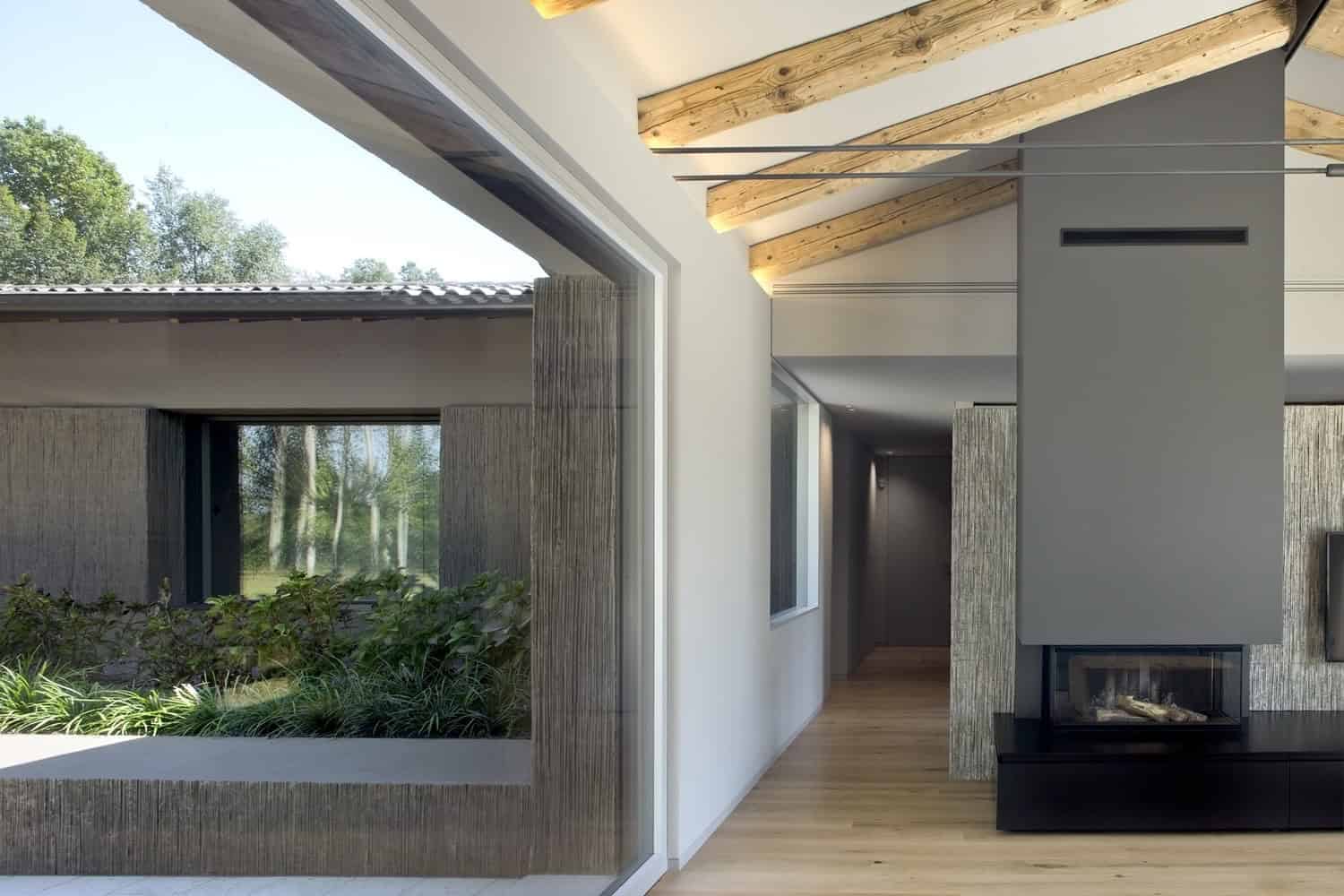 House in the Poplar by MIDE Architects in Scorze, Italy House in the Poplar by MIDE Architects in Scorze, Italy