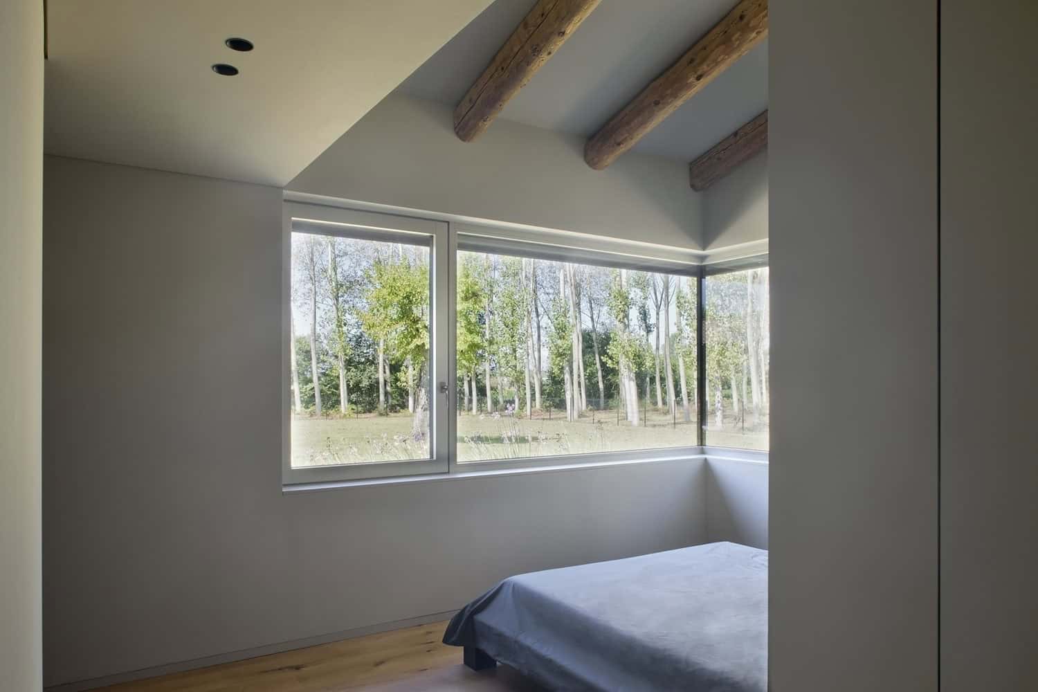 House in the Poplar by MIDE Architects in Scorze, Italy House in the Poplar by MIDE Architects in Scorze, Italy