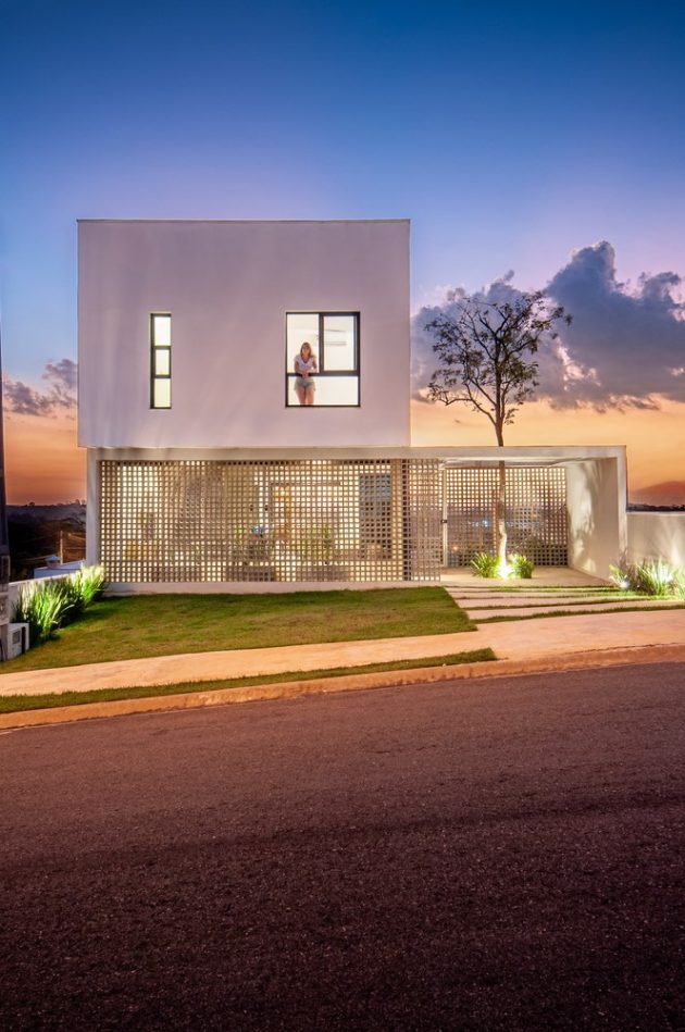 Itu House by Studio dLux in Brazil
