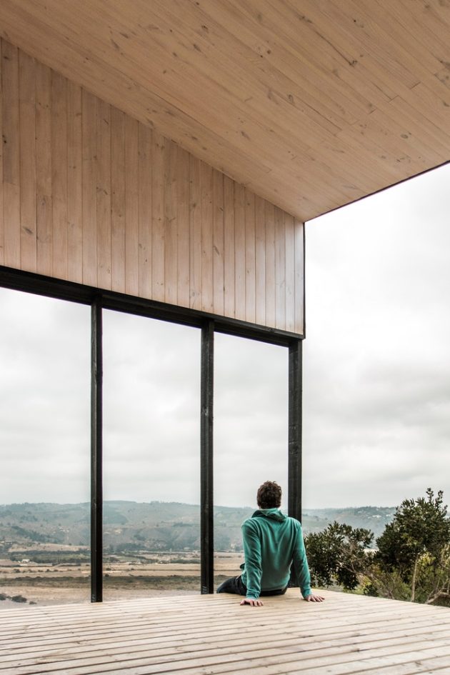 Stranded House by WHALE! in Tunquen, Chile