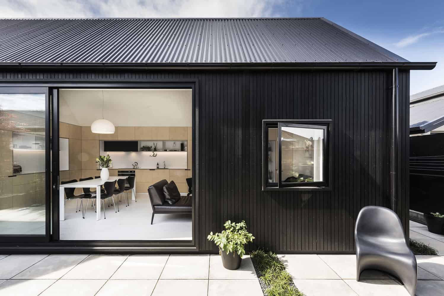 Urban Cottage by CoLab Architecture in Christchurch, New Zealand Urban Cottage by CoLab Architecture in Christchurch, New Zealand