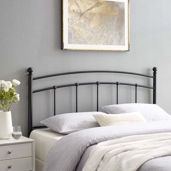 How To Choose The Perfect Iron Headboard For the Bed