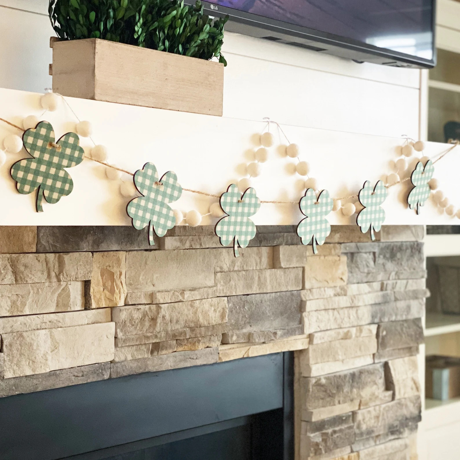 15 Festive St. Patrick's Day Banner and Garland Ideas