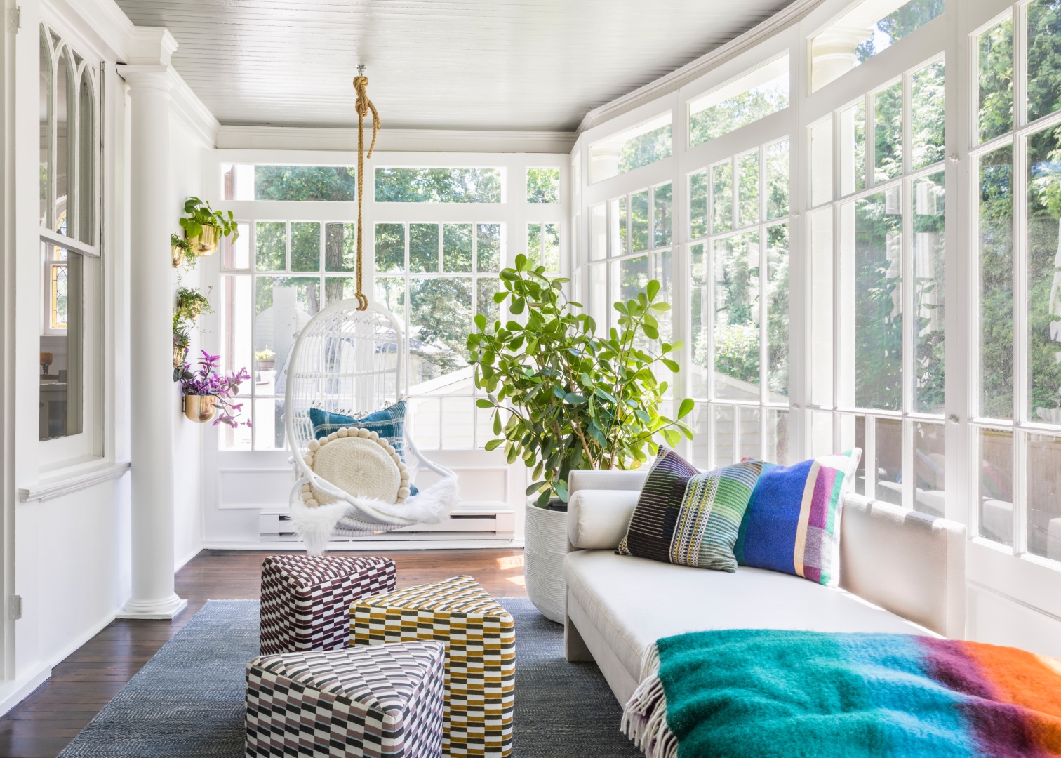 15 Stunning Transitional Sunroom Designs to Brighten Up Your Home