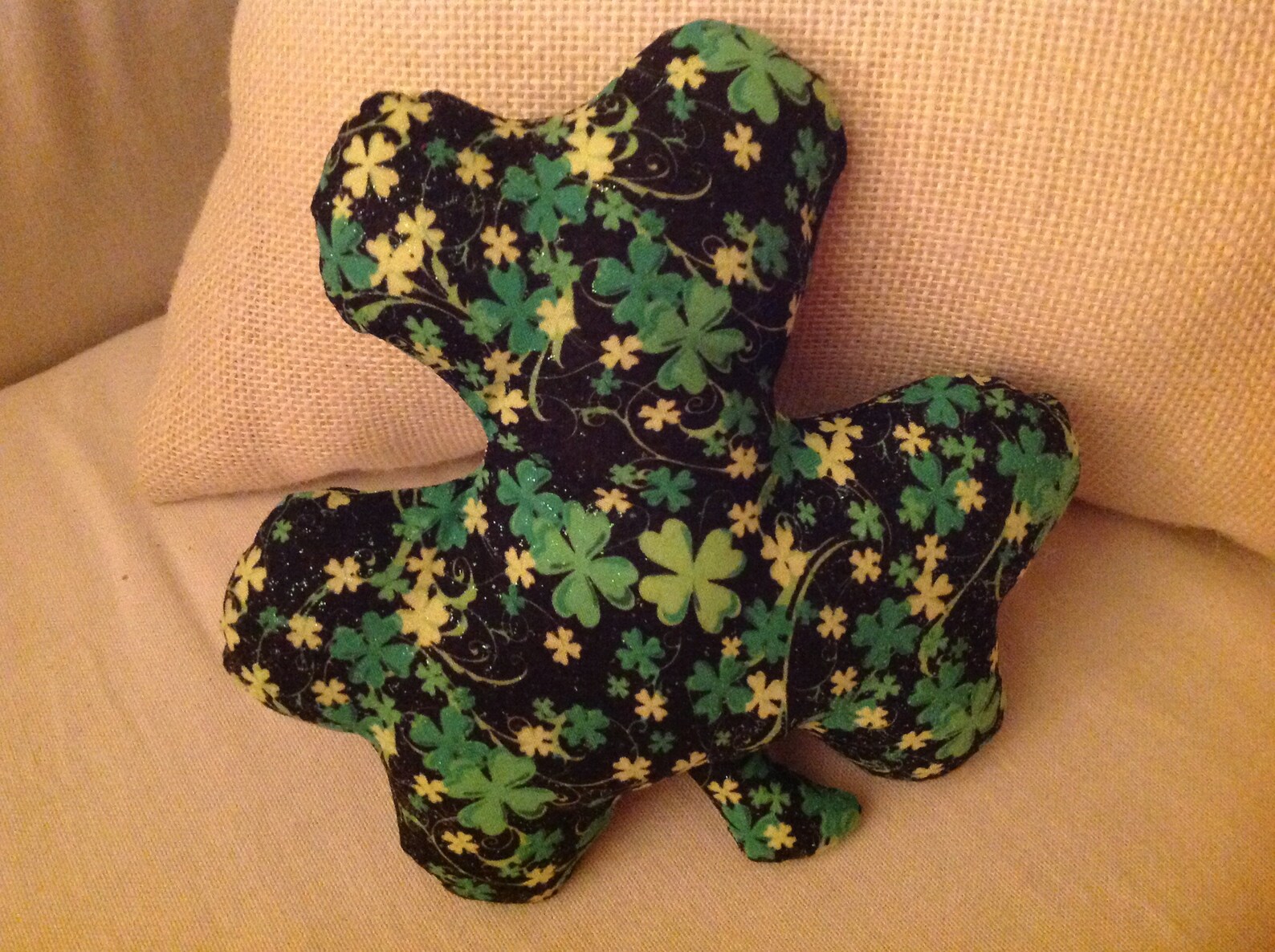 15 Wonderful St. Patrick's Day Pillow Cover Designs for an Irish Touch