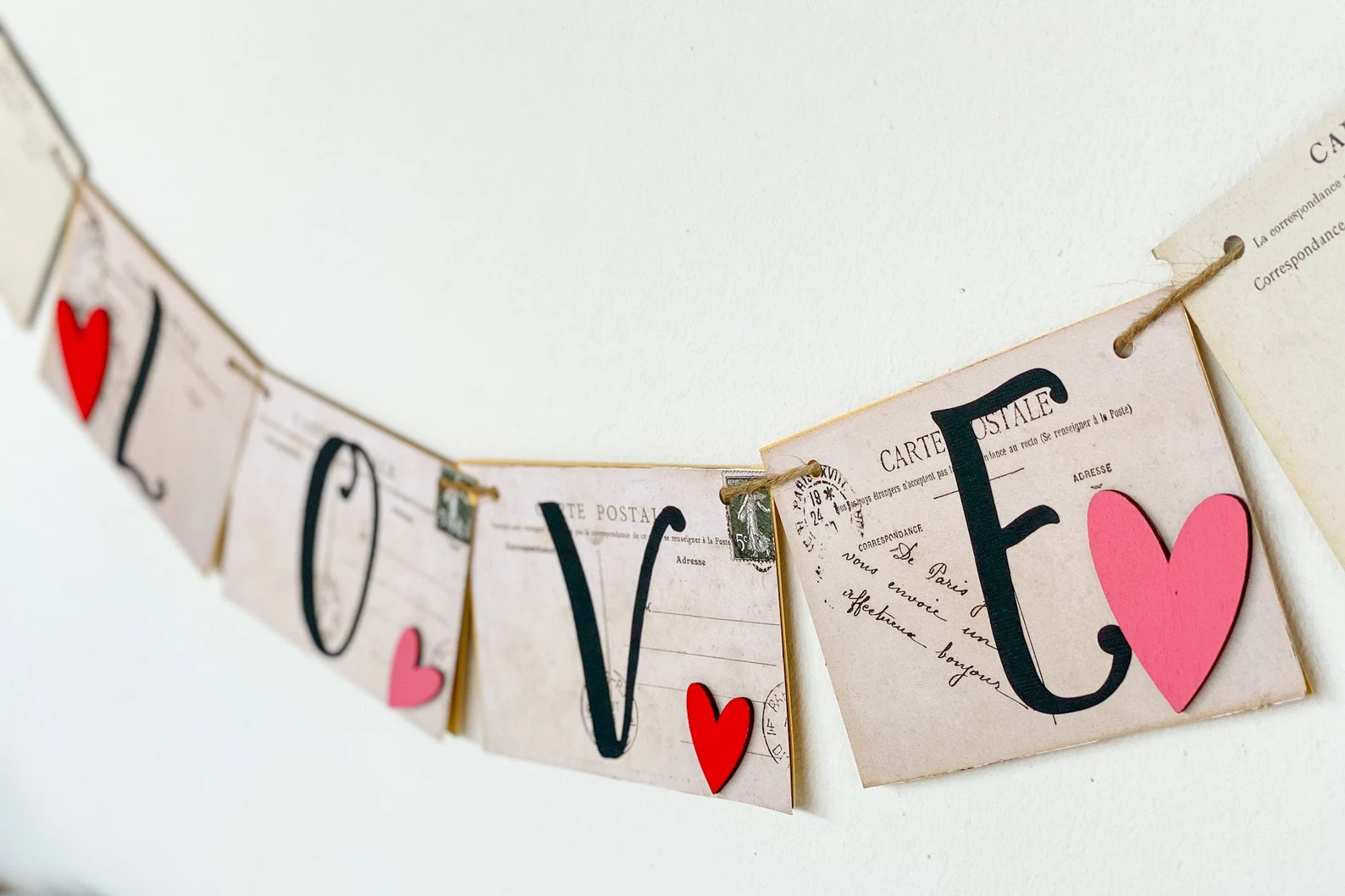 18 Stunning Valentine's Day Banner and Garland Ideas