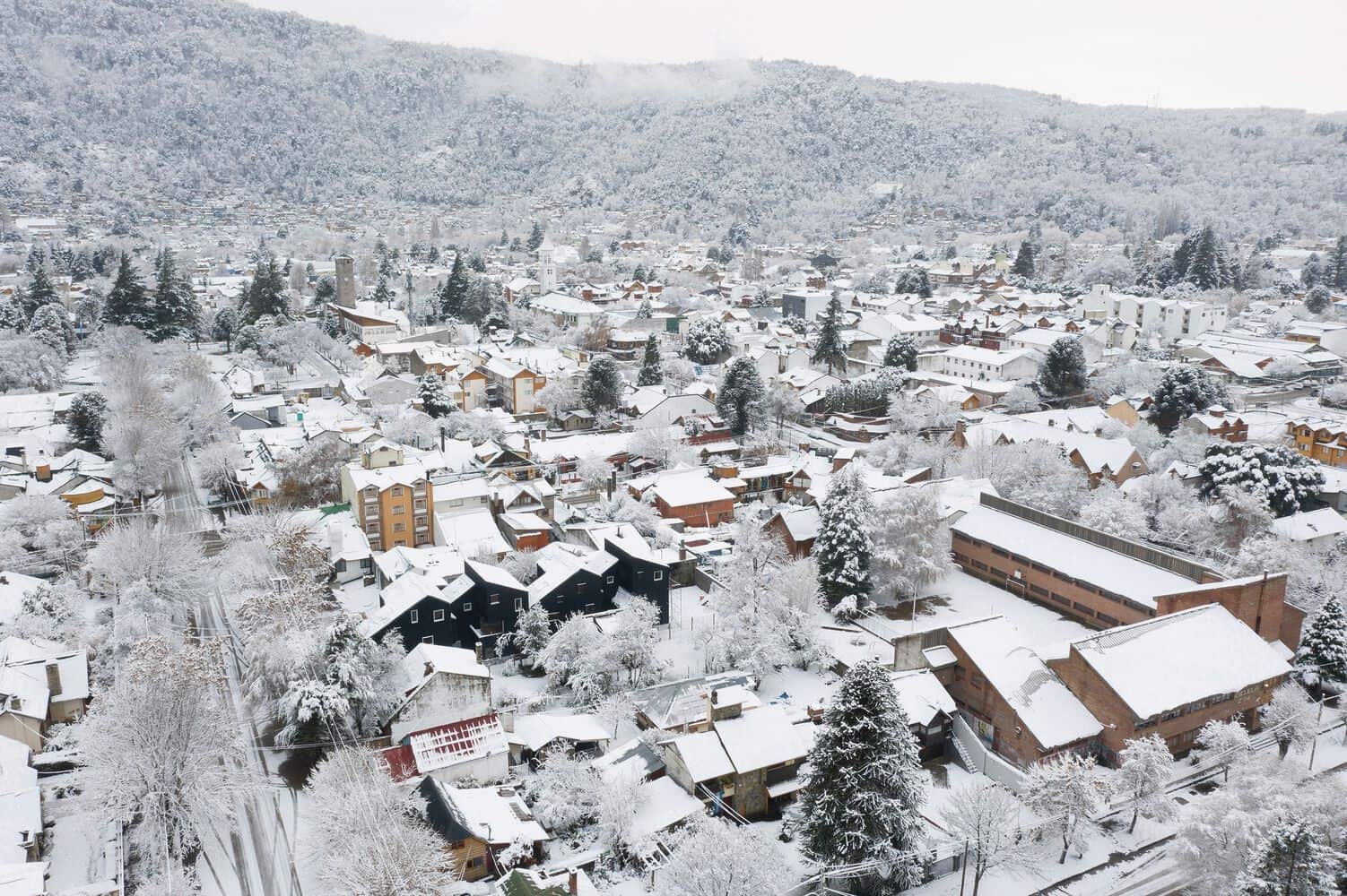 Domesticated Mountain Housing Complex by Estudio Botteri-Connell in Argentina Domesticated Mountain Housing Complex by Estudio Botteri-Connell in Argentina