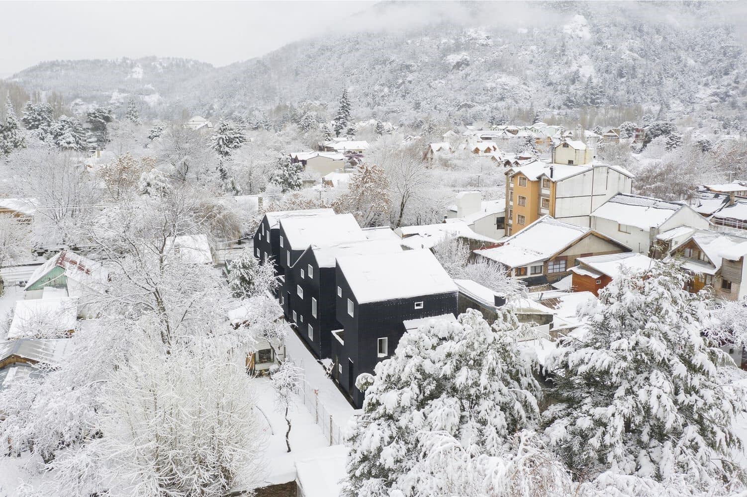 Domesticated Mountain Housing Complex by Estudio Botteri-Connell in Argentina Domesticated Mountain Housing Complex by Estudio Botteri-Connell in Argentina