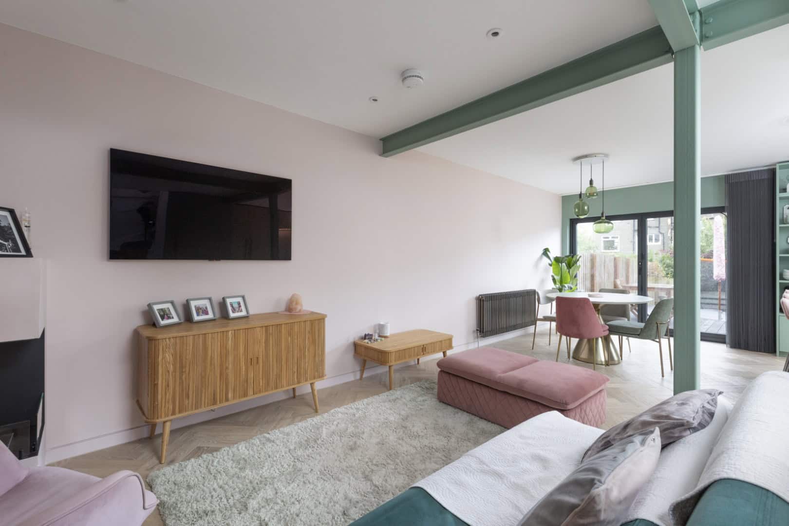 Open plan mid-century house by AGORA Architecture + Design in Edinburgh, Scotland Open plan mid-century house by AGORA Architecture + Design in Edinburgh, Scotland