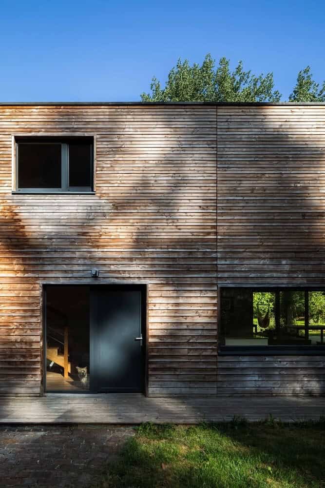 PRS House by Quinze Architecture in Mereville, France PRS House by Quinze Architecture in Mereville, France