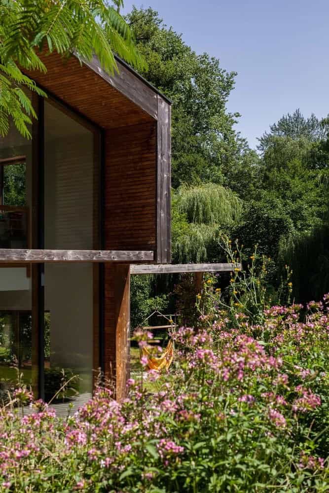 PRS House by Quinze Architecture in Mereville, France PRS House by Quinze Architecture in Mereville, France