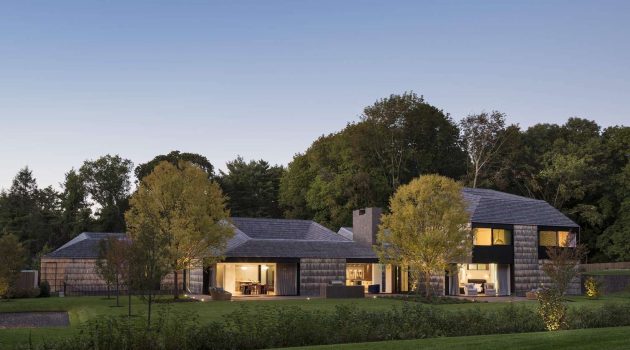 Underhill by Bates Masi Architects in Matinecock, New York