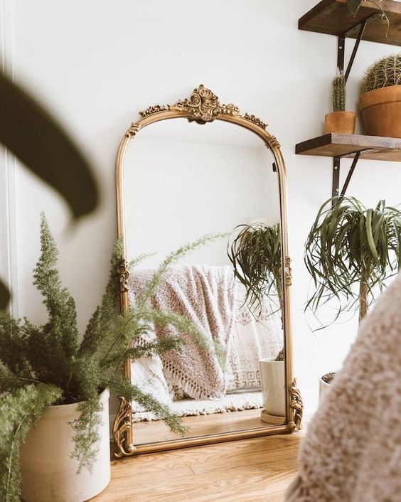 The most beautiful antique mirrors for a modern home