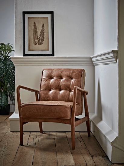 Essential Tips for Decorating the Entrance Hall With the Ideal Foyer Armchair