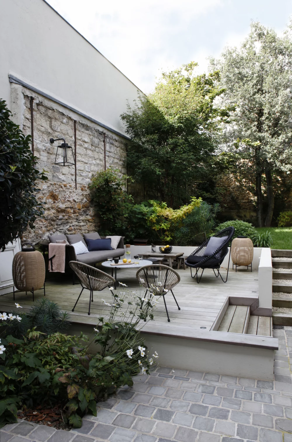 Makeover for a sublime family home with a garden in the heart of Paris! Makeover for a sublime family home with a garden in the heart of Paris!