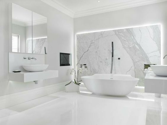 Inspirational White Bathrooms to Get Creative