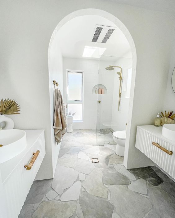 Inspirational White Bathrooms to Get Creative