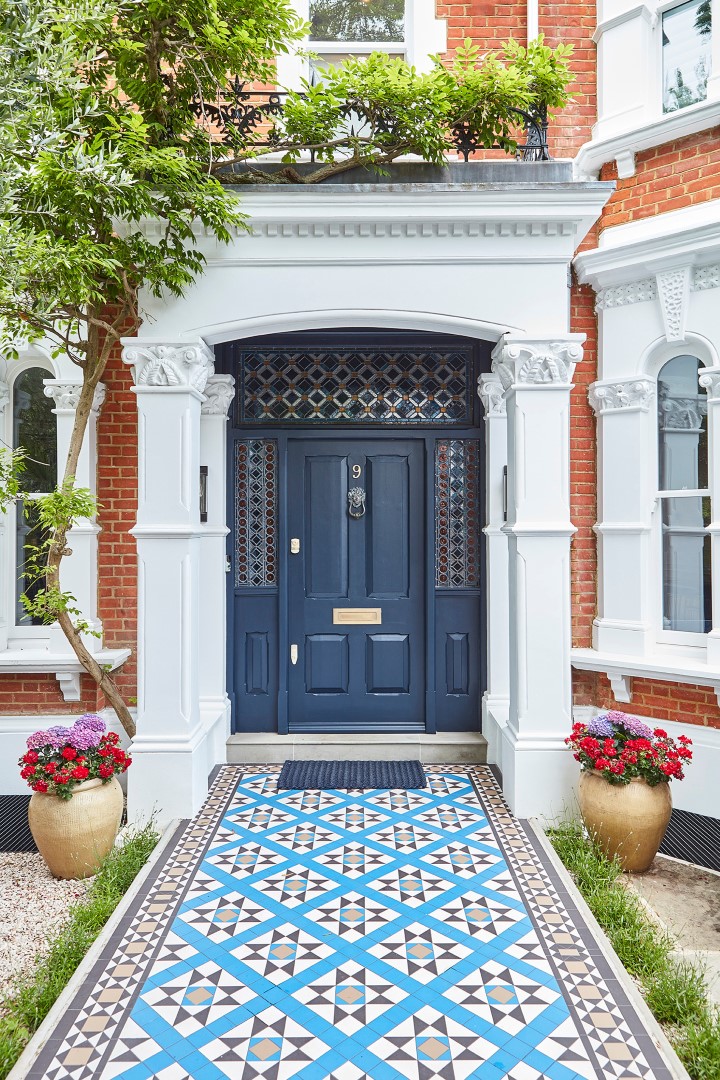 18 Transitional Entrance Ideas to Make Your Home Stand Out