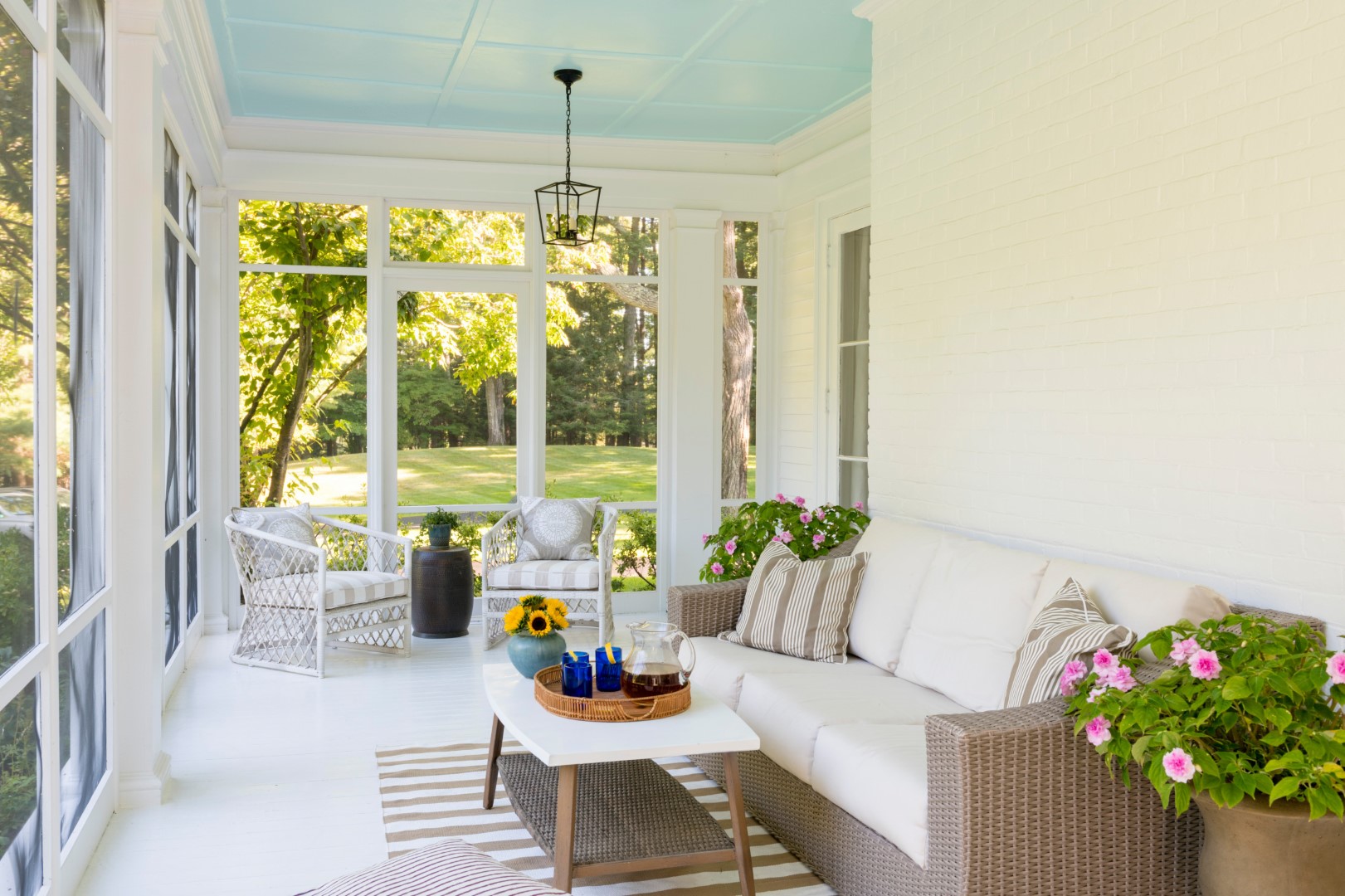 18 Transitional Porch Designs to Bridge Indoor and Outdoor Living Spaces