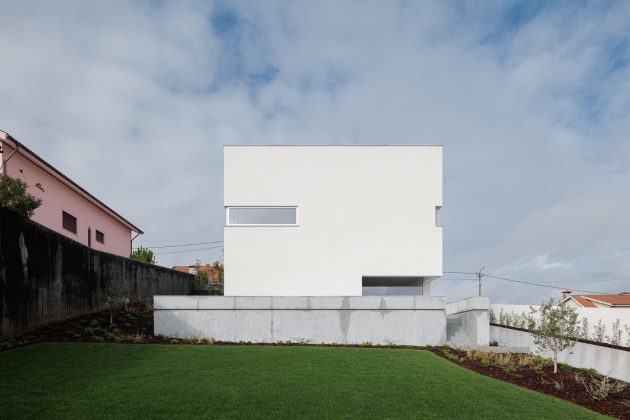 House in Santa Marinha by Helder da Rocha Arquitectos in Lousada, Portugal