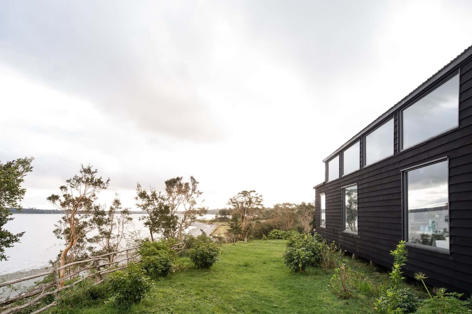 Punta Chilen House by Baltazar Sanchez in Ancud, Chile Punta Chilen House by Baltazar Sanchez in Ancud, Chile