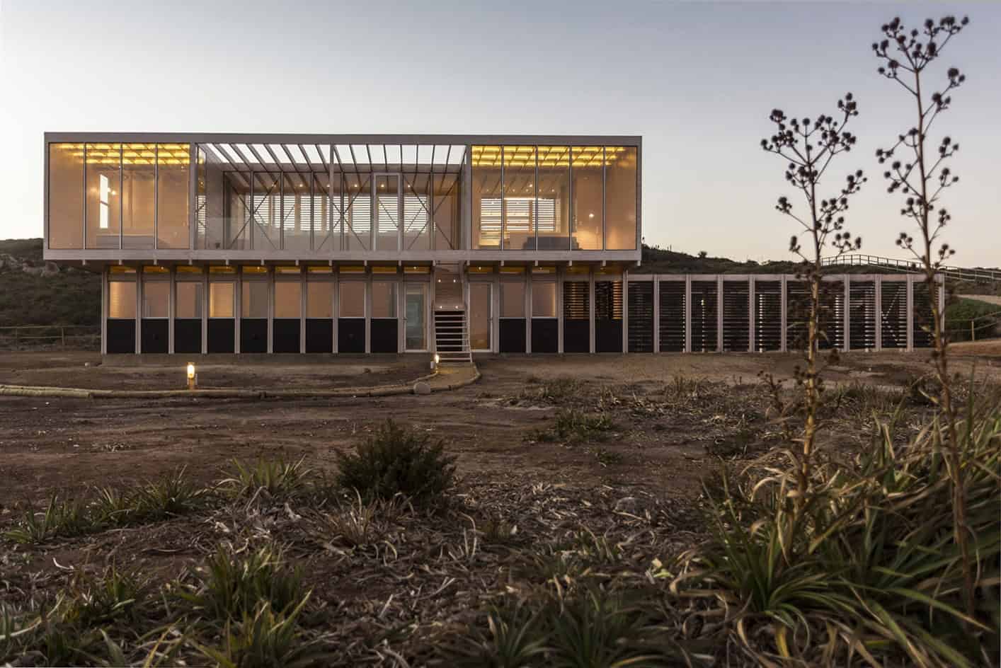 Tunquen House by Nicolas Loi in Algarrobo, Chile Tunquen House by Nicolas Loi in Algarrobo, Chile