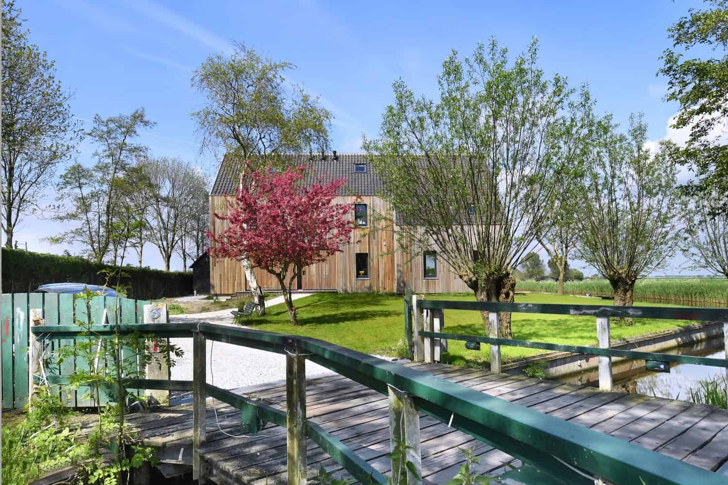 Wooden House with Facade of Reclaimed Wood by HOYT in The Netherlands Wooden House with Facade of Reclaimed Wood by HOYT in The Netherlands