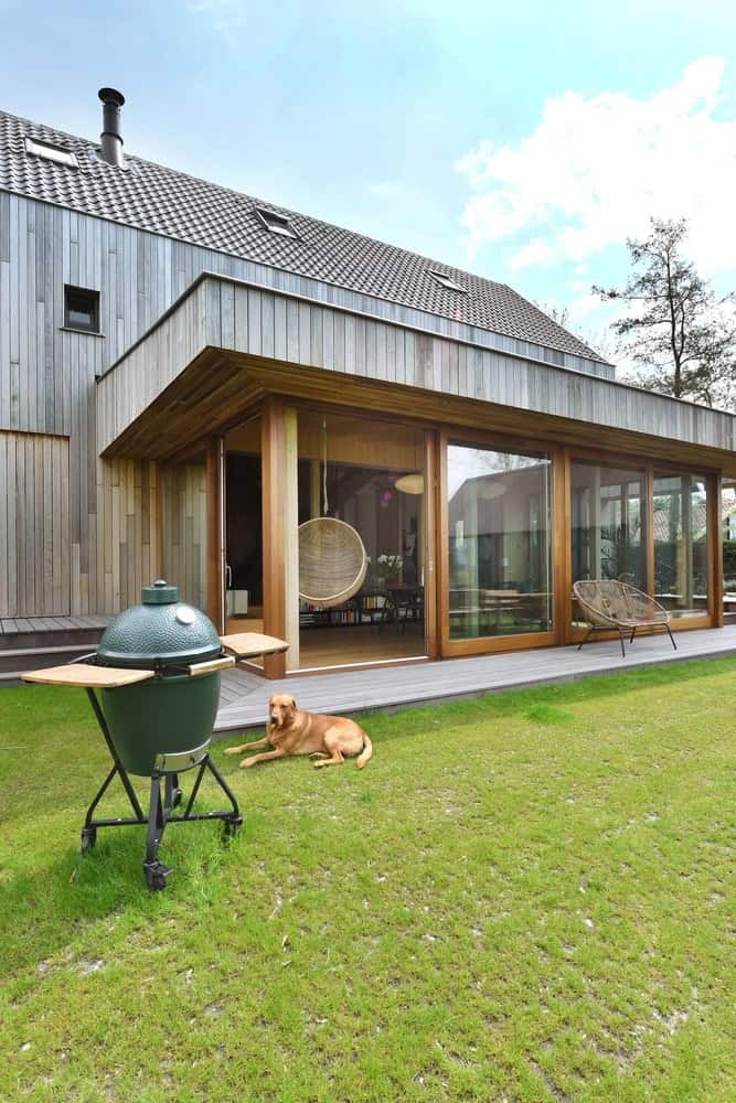 Wooden House with Facade of Reclaimed Wood by HOYT in The Netherlands Wooden House with Facade of Reclaimed Wood by HOYT in The Netherlands