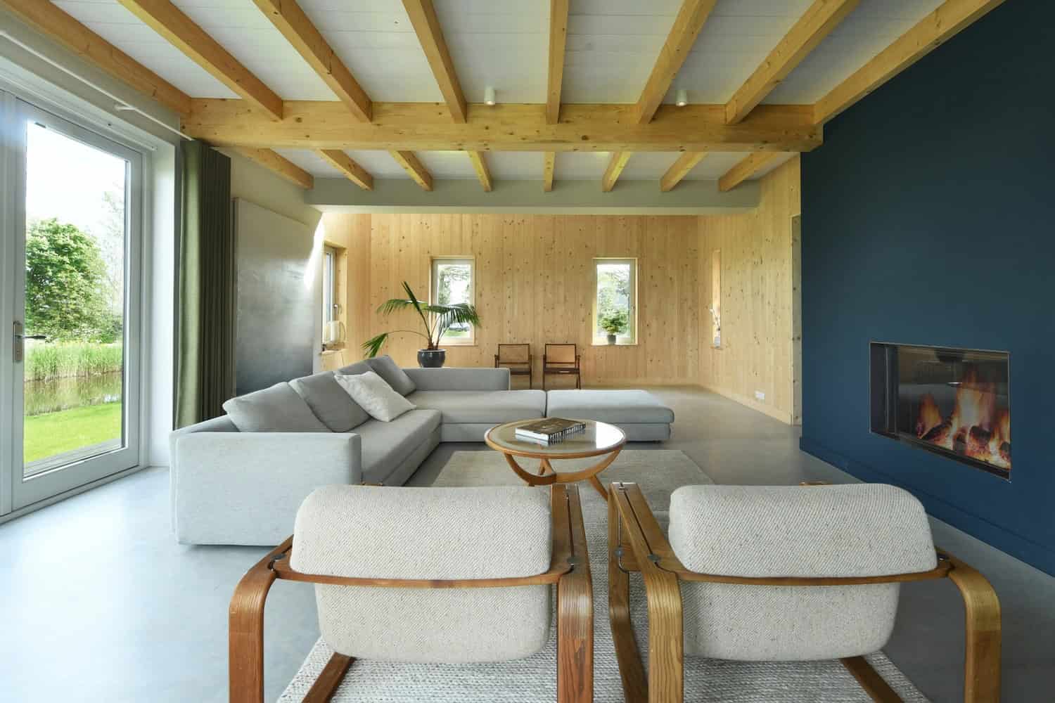 Wooden House with Facade of Reclaimed Wood by HOYT in The Netherlands Wooden House with Facade of Reclaimed Wood by HOYT in The Netherlands