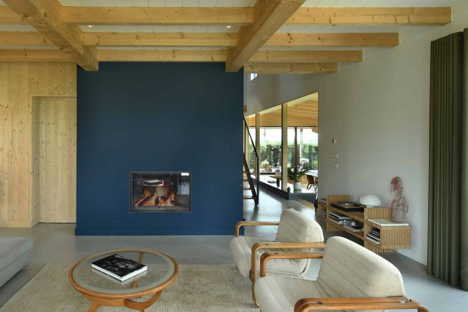 Wooden House with Facade of Reclaimed Wood by HOYT in The Netherlands Wooden House with Facade of Reclaimed Wood by HOYT in The Netherlands