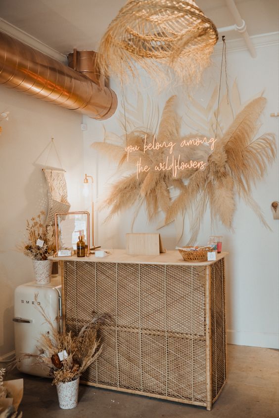 Bring Nature Indoors with Pampas Grass With the Creative Ways to Decorate Your Living Space
