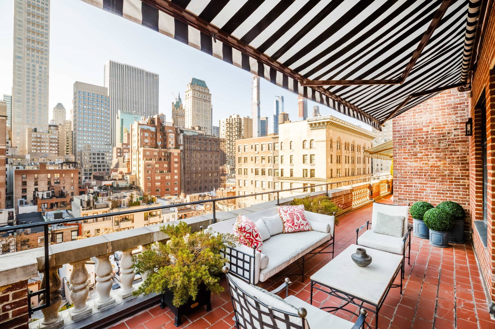15 Gorgeous Transitional Balcony Designs to Enjoy Your View in Style