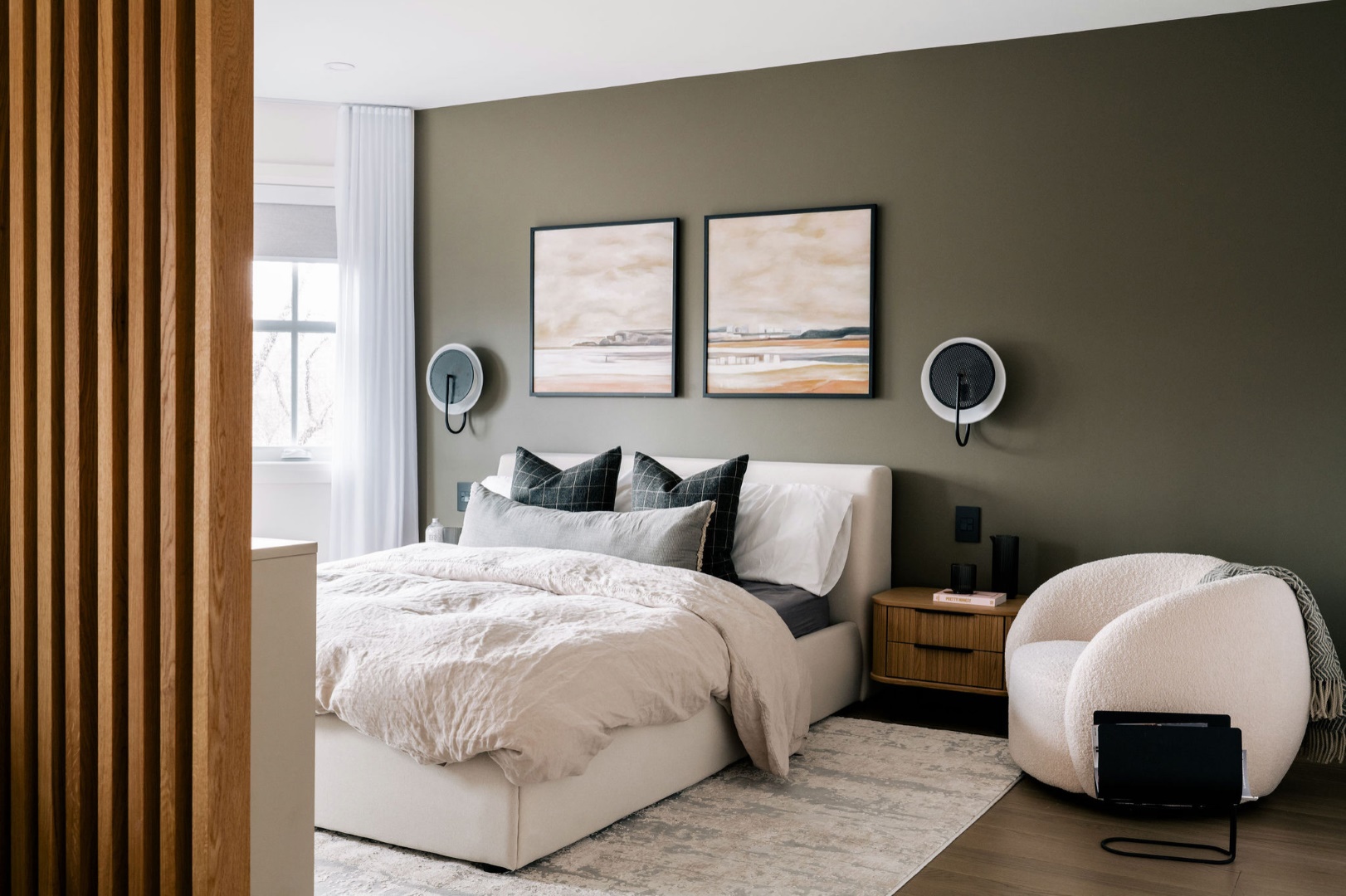16 Creative and Contemporary Bedroom Designs for a Cozy Retreat