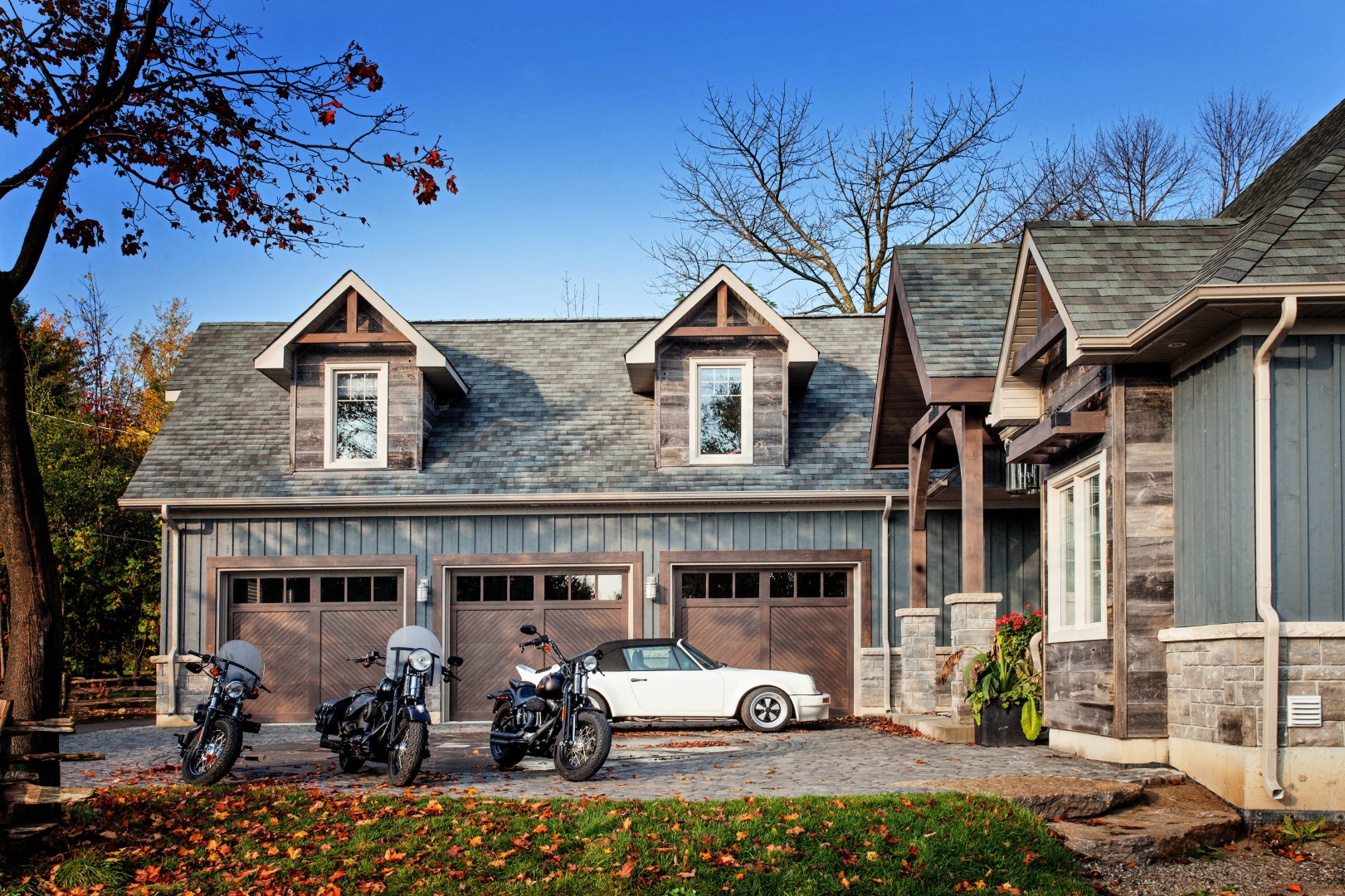 16 Transitional Garage Designs to Elevate Your Home's Curb Appeal