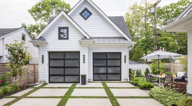 16 Transitional Garage Designs to Elevate Your Home’s Curb Appeal