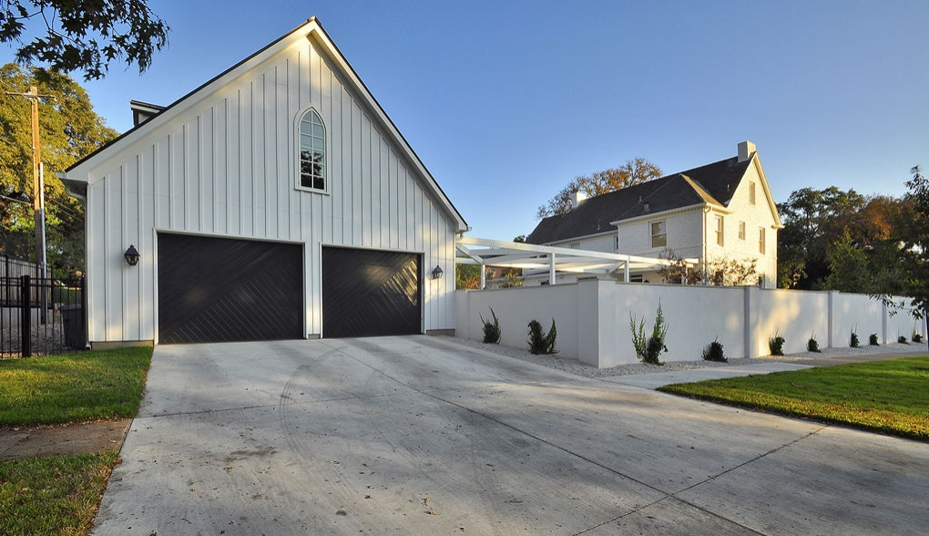 16 Transitional Garage Designs to Elevate Your Home's Curb Appeal
