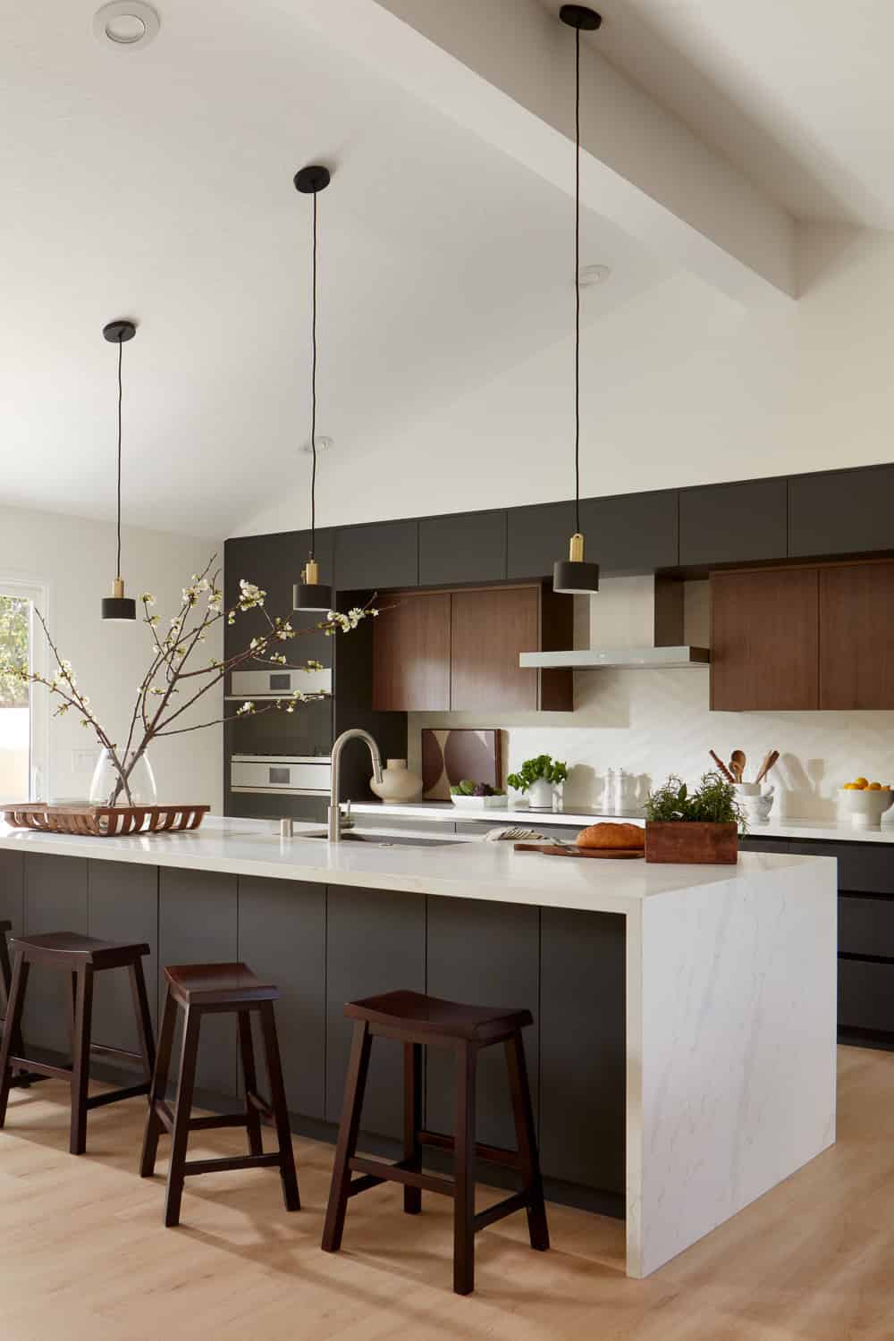 18 Contemporary Kitchen Designs That Combine Form and Function