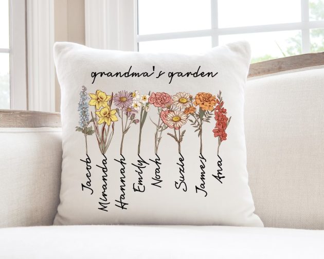 18 Gorgeous Floral Spring Pillow Designs for a Seasonal Update
