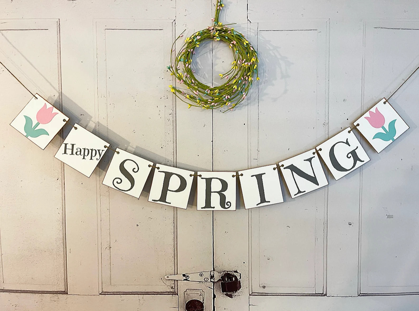 18 Spring Banner Designs to Add a Pop of Color to Your Home