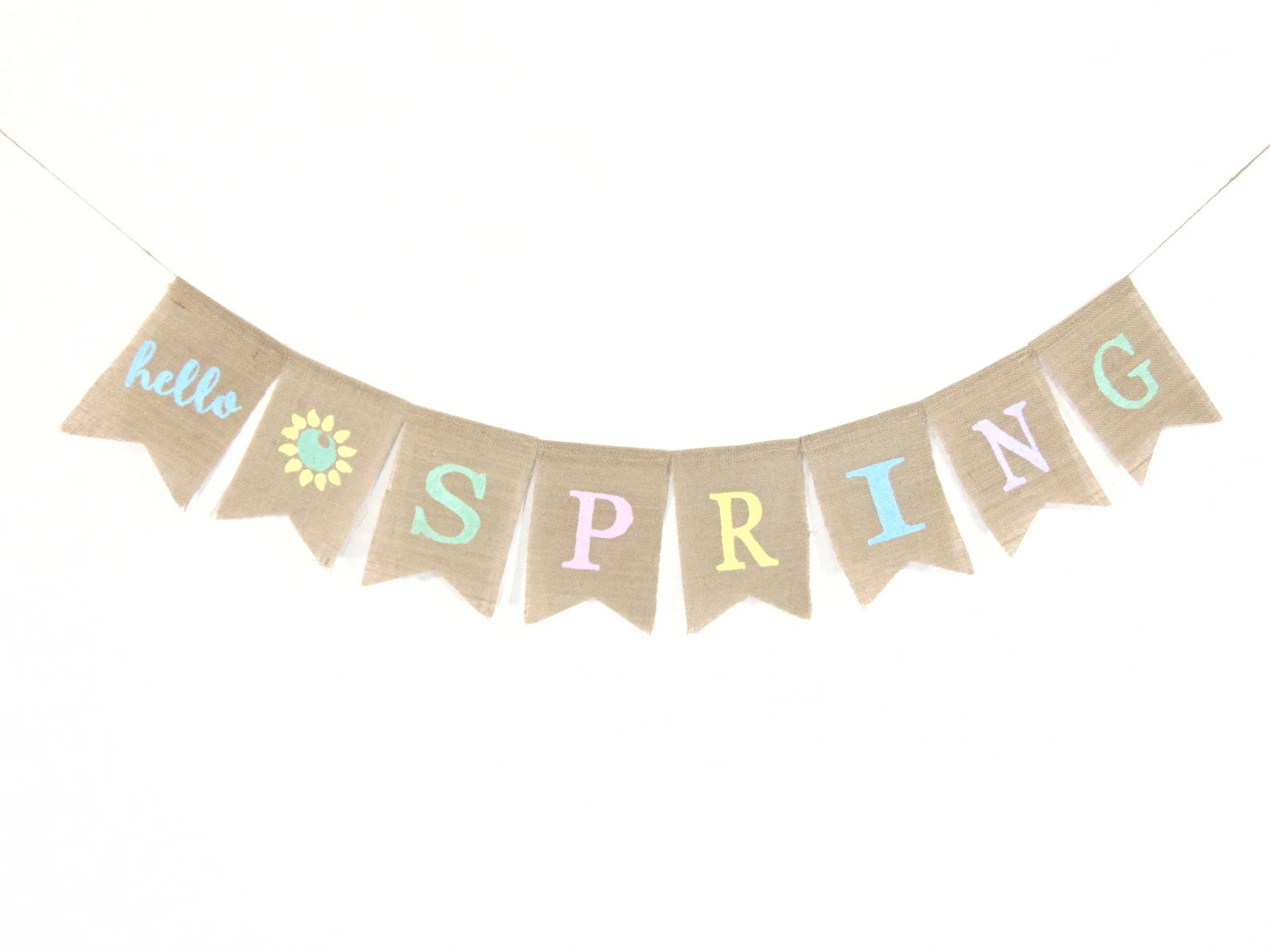 18 Spring Banner Designs to Add a Pop of Color to Your Home