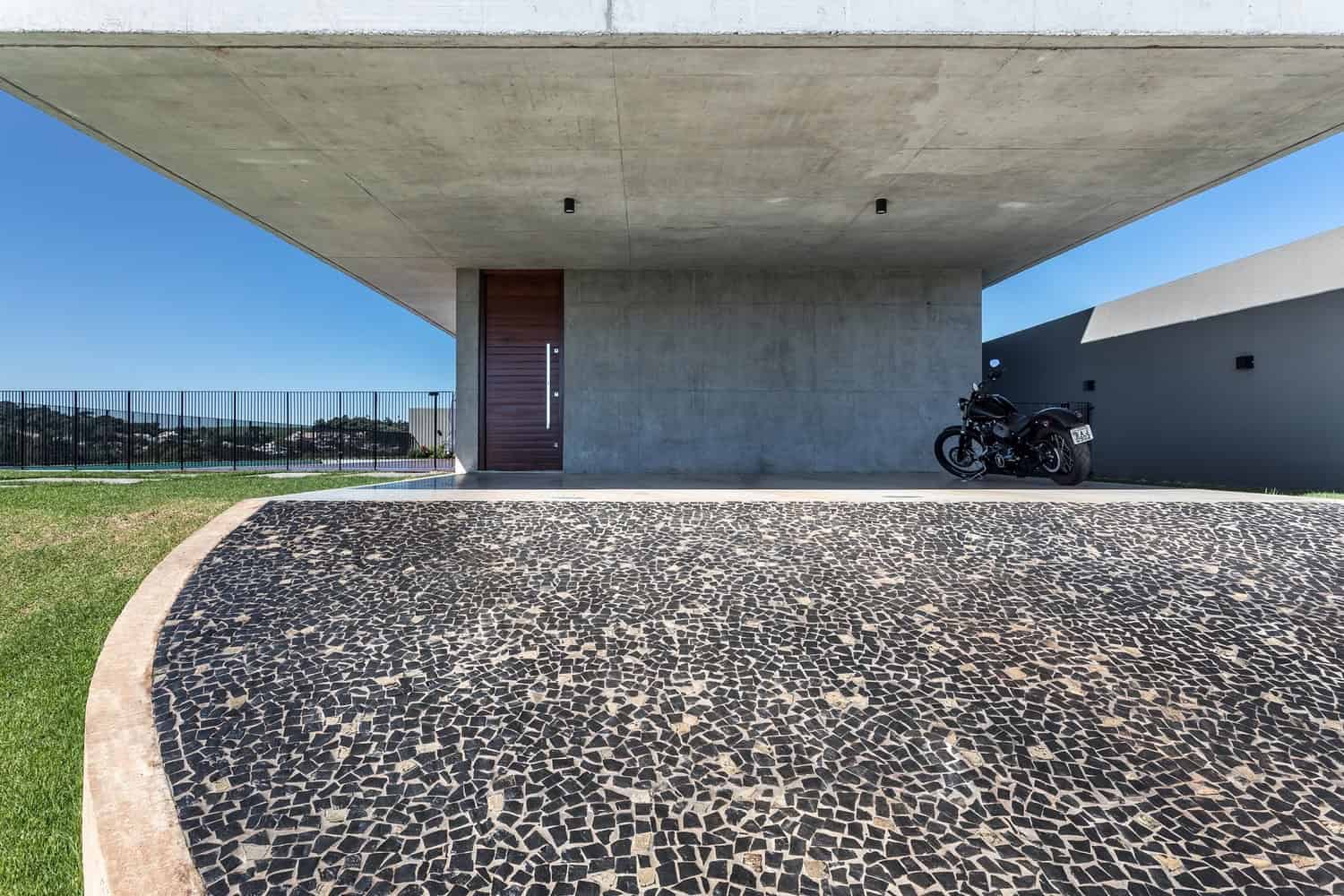 JK House by Michel Macedo Arquitetos in Pato Branco, Brazil JK House by Michel Macedo Arquitetos in Pato Branco, Brazil
