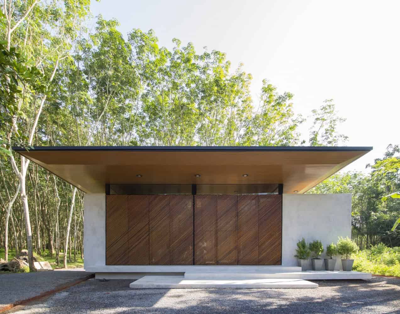 Phatthalung House by Rakchai Norateedilok Architect in Tambon Tha Khae, Thailand Phatthalung House by Rakchai Norateedilok Architect in Tambon Tha Khae, Thailand