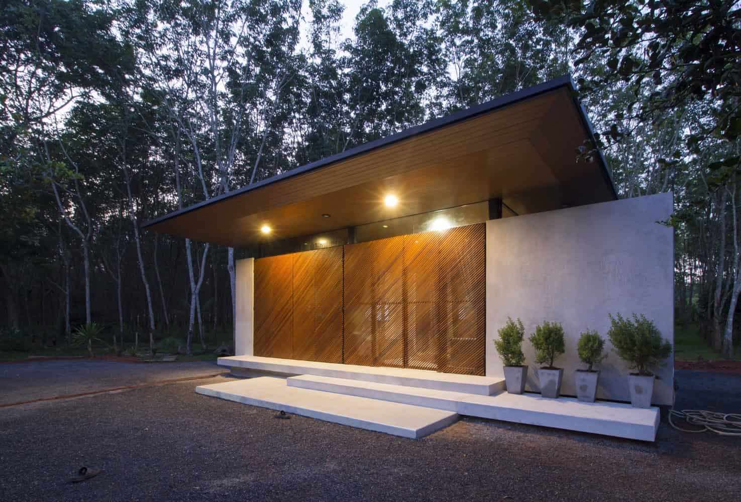 Phatthalung House by Rakchai Norateedilok Architect in Tambon Tha Khae, Thailand Phatthalung House by Rakchai Norateedilok Architect in Tambon Tha Khae, Thailand