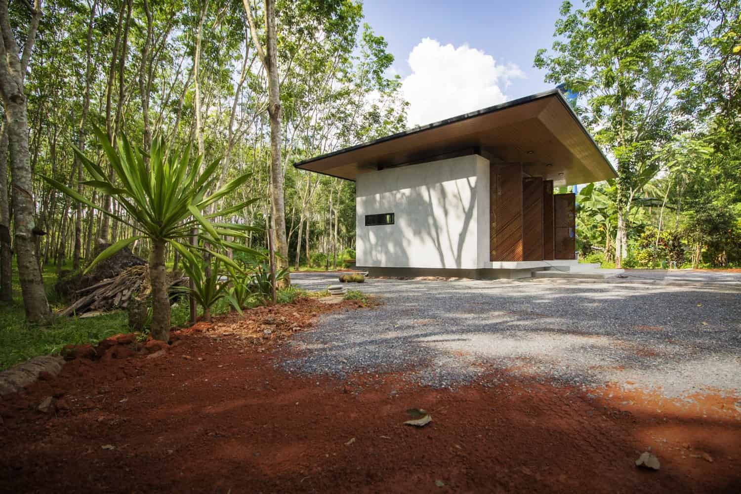 Phatthalung House by Rakchai Norateedilok Architect in Tambon Tha Khae, Thailand Phatthalung House by Rakchai Norateedilok Architect in Tambon Tha Khae, Thailand