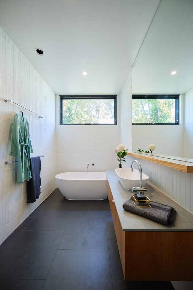 The Garden House in Point Lonsdale, Australia by Lifespaces Group